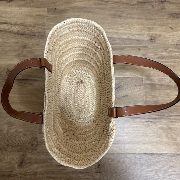 Loewe x Paula’s Ibiza Basket Bag in Palm Leaf with Leather Handles - Picture 5 of 14